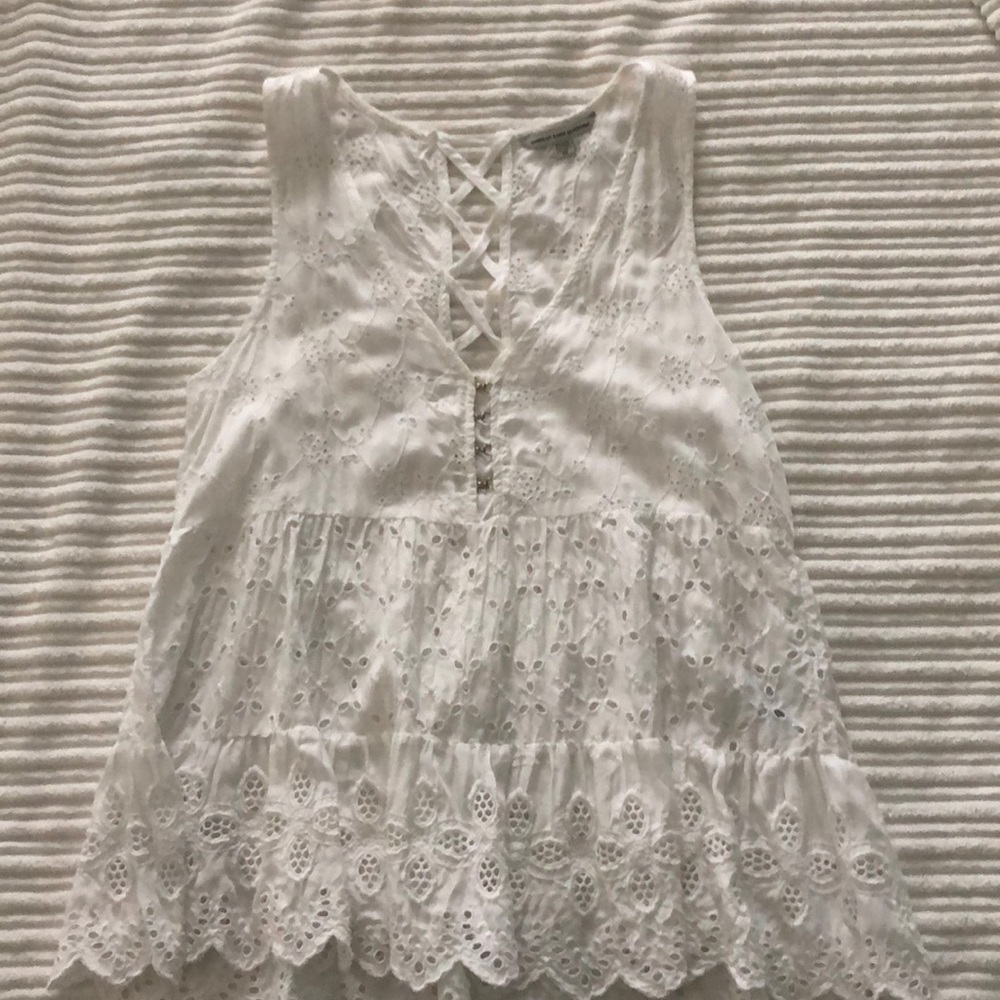 American Eagle eyelet tank top - size M